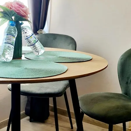 アパート Fresh & Cozy Flat Near Cathedral *